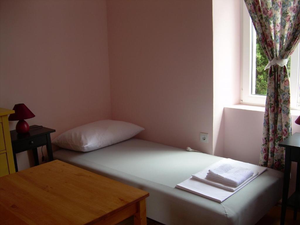 Phara Hostel Gdinj Chambre photo